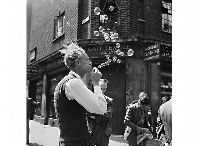 卡斯.烏爾泰《倫敦》.1953。 © CasOorthuys / NederlandsFotomuseum