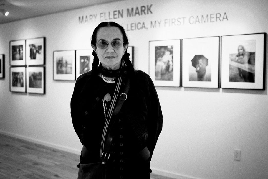 Mary Ellen Mark/圖片取自http://photo.poco.cn/special_topic/topic_id-20319-p-2.html#content_hash