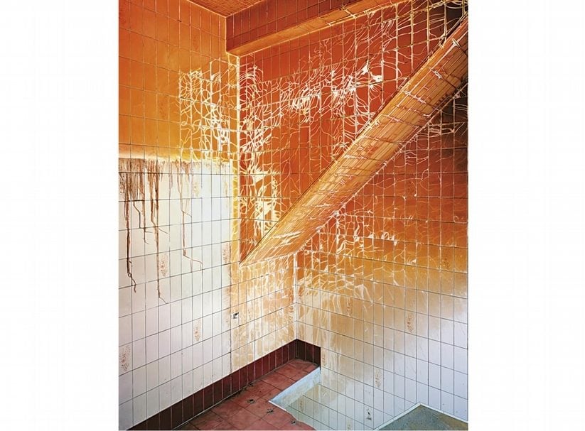 陳伯義，層跡－高雄 紅毛港 海汕1路154號吳稱讚宅－，攝影，2006，藝術家提供。