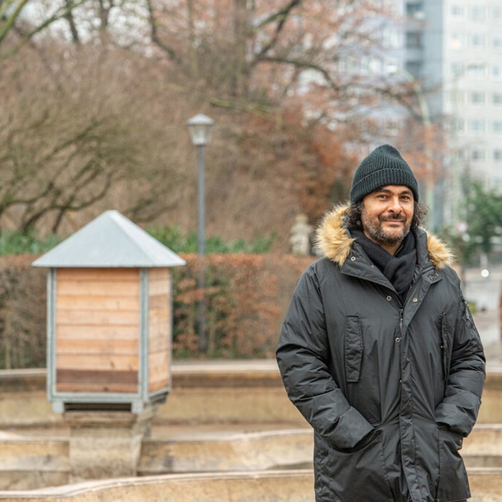 藝術家阿提亞（Kader Attia）出任第12屆柏林當代藝術雙年展策展人