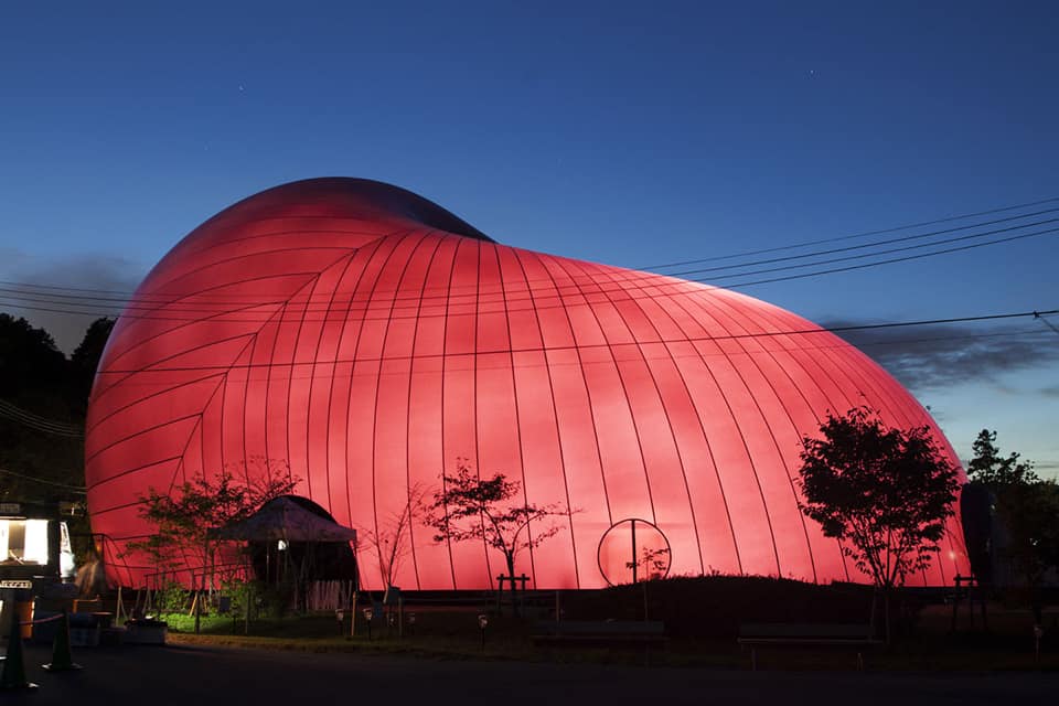 ARK NOVA夜間景觀。（courtesy of Arata Isozaki + Anish Kapoor）