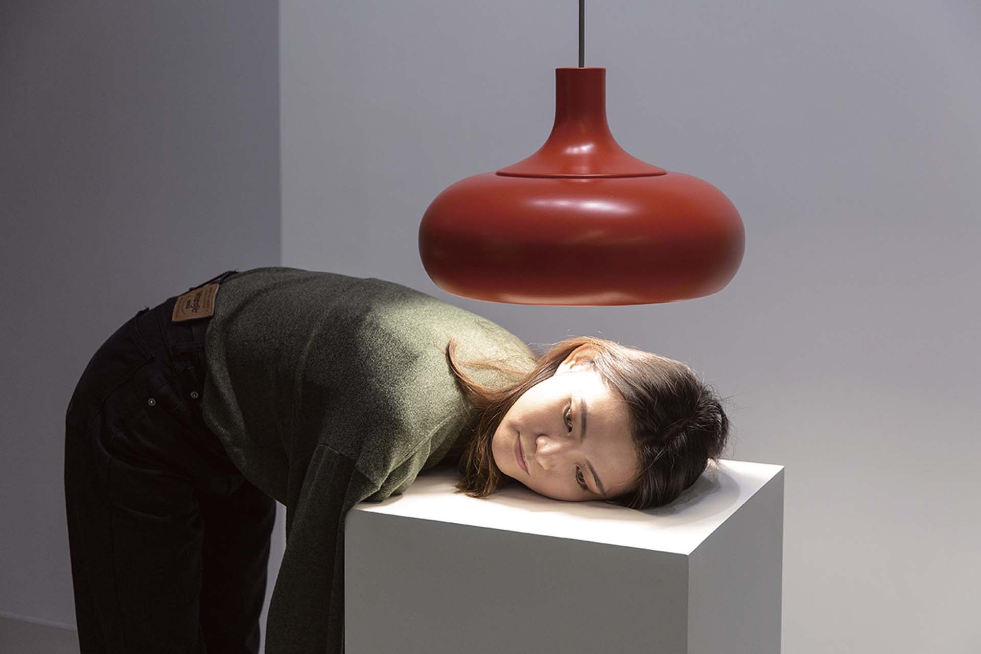 歐文．沃姆，《在伊比鳩魯的陽光下烤自己》， 2007，觀眾參與。（藝術家與臺北市立美術館提供）