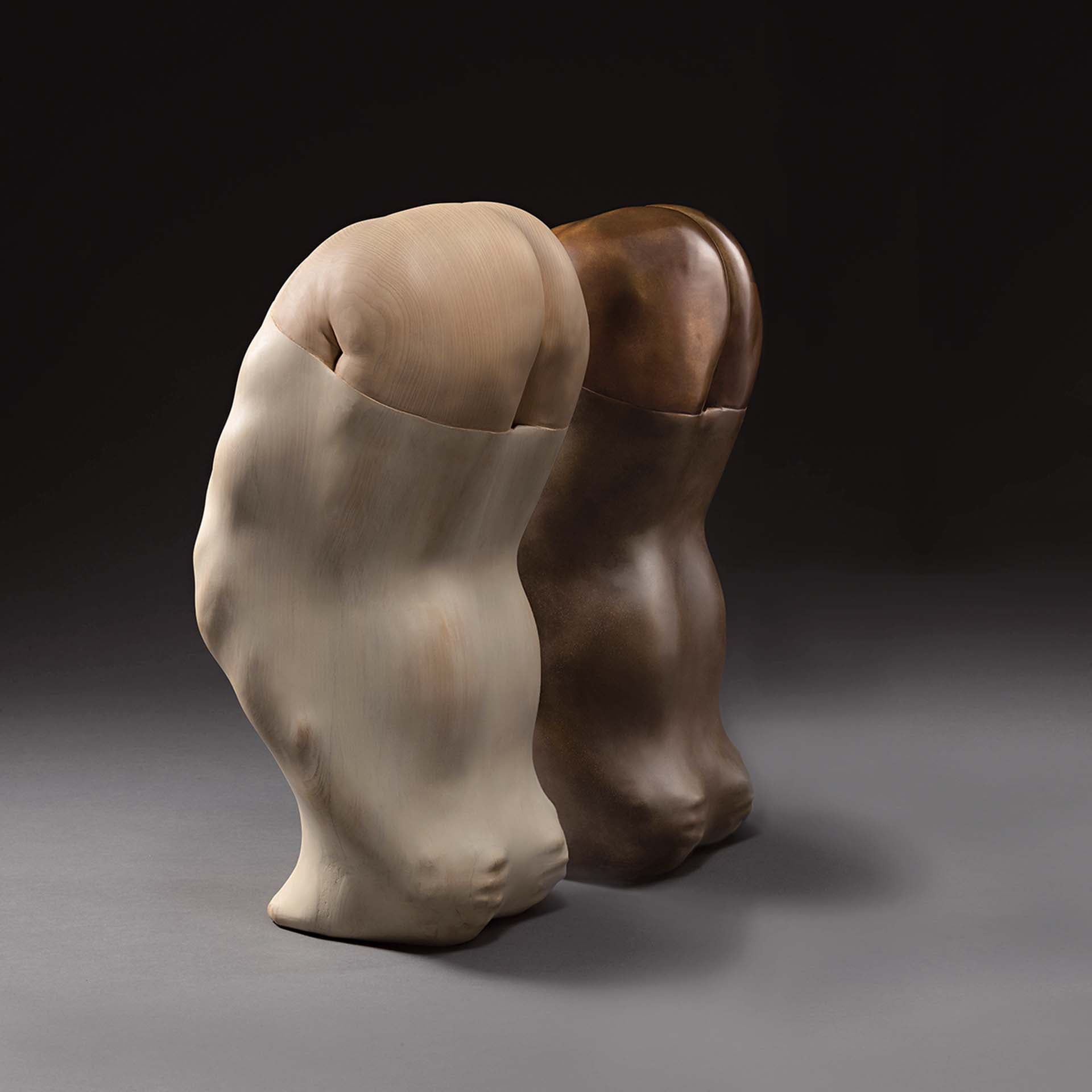 董旻晋，《新英雄系列—致敬》，木雕原件／銅雕，26×24×50 cm，2021。（清風Mr.Wing Gallery提供）