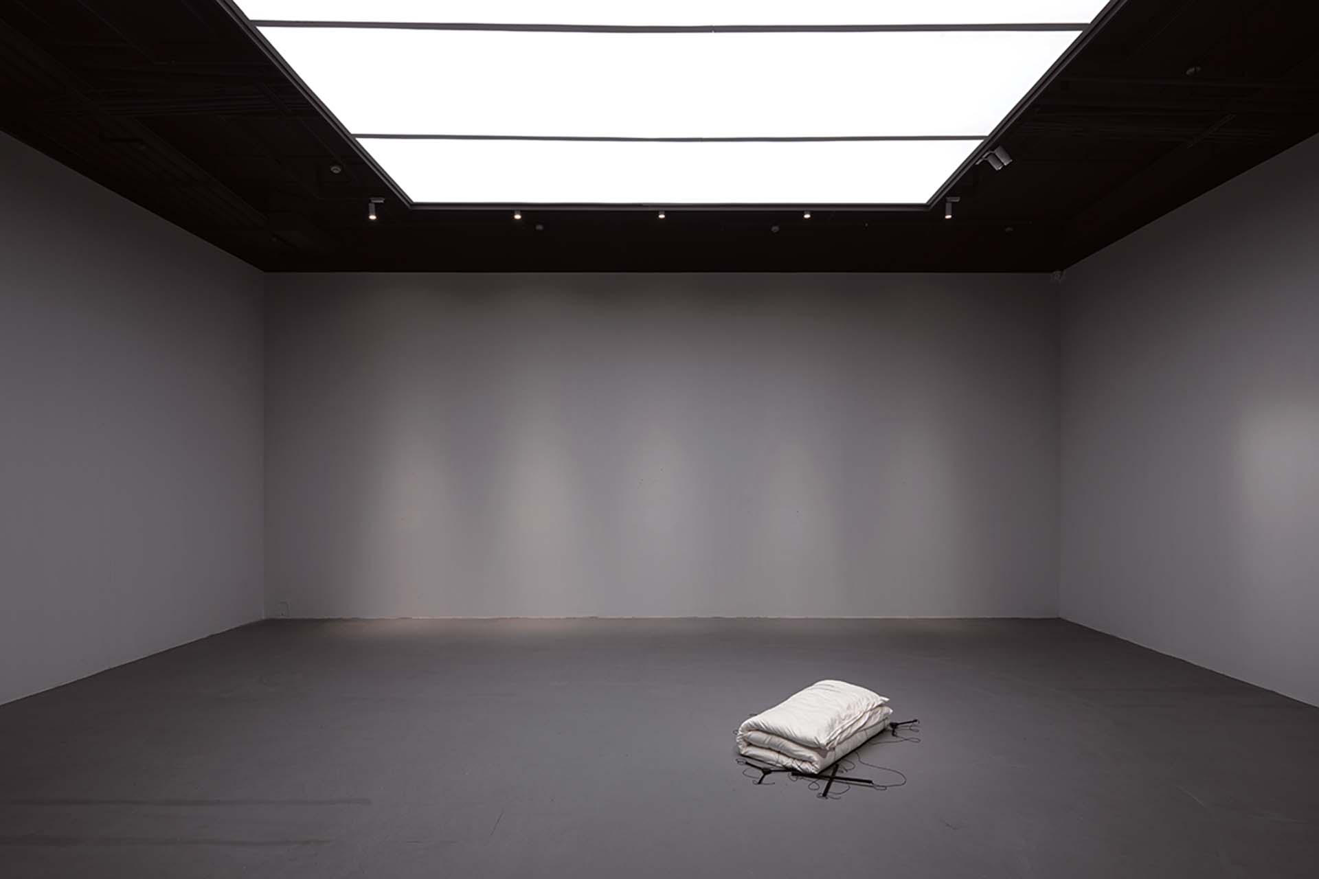 蘇育賢個展「晚安，待會見。」展覽現場。（TKG+提供）