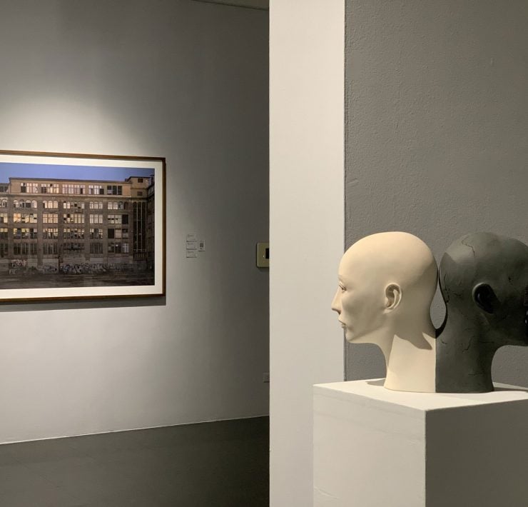 流變，雙生：「夢的棲居：劉芸怡、盧嬿宇雙個展」中的動態潛流