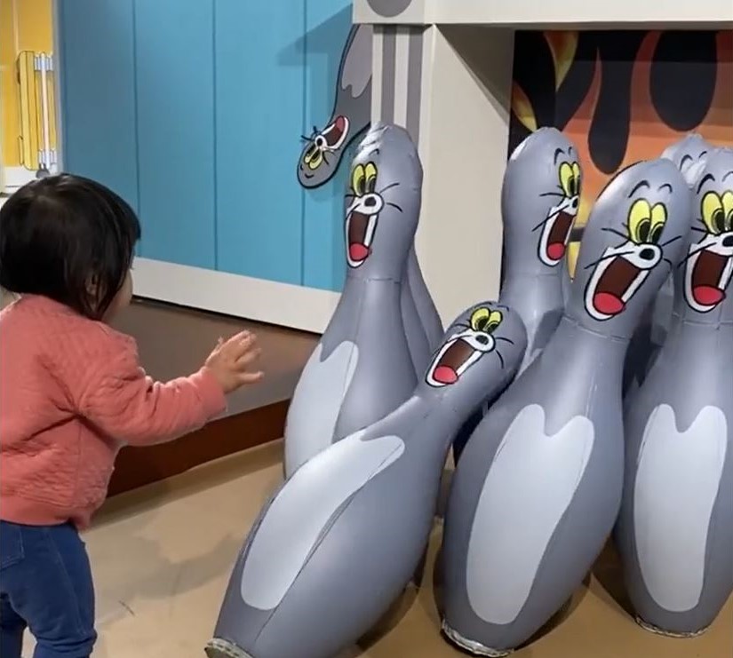 湯姆貓保齡球瓶