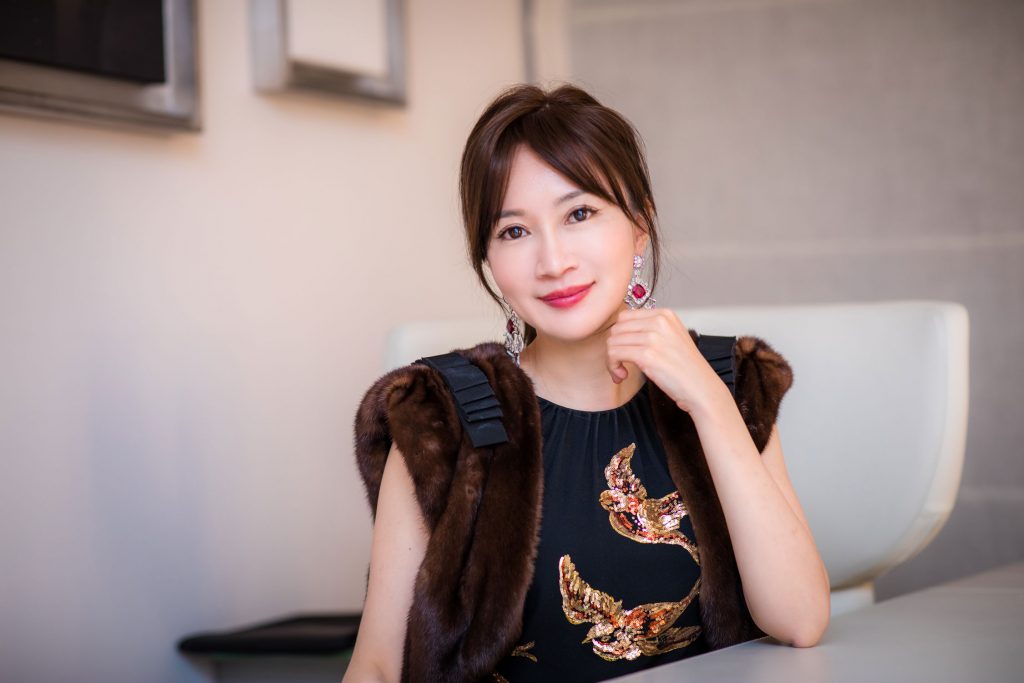 ANNA-HU藝術家-胡茵菲小姐