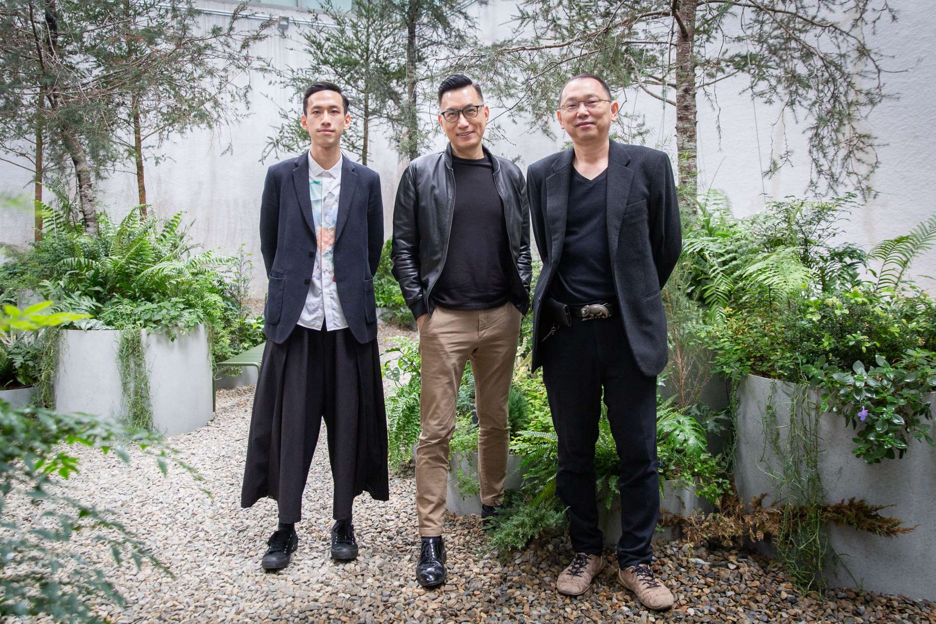 由左至右：WU garden主理人吳立緯，北美館館長王俊傑，藝術家姚瑞中。（臺北市立美術館提供）