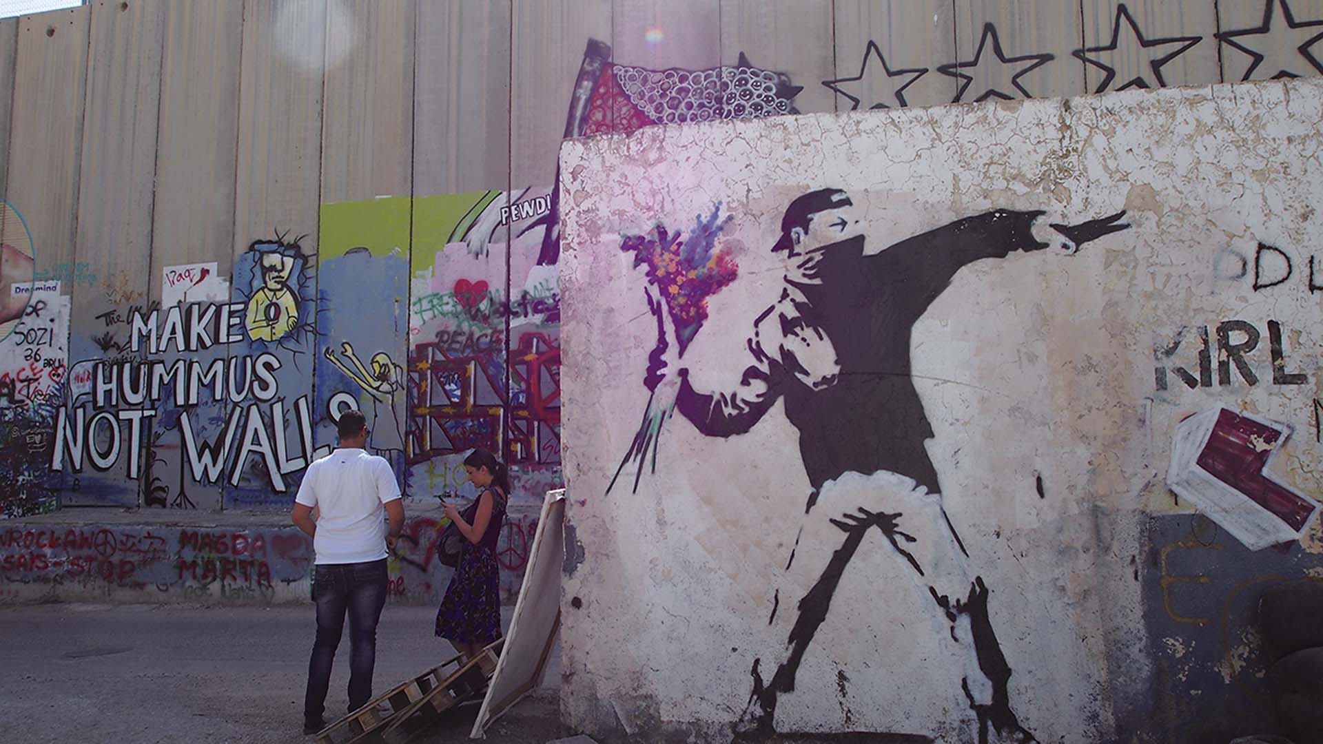 許多國外藝術家也為藝術抵抗運動發聲，圖為Banksy 在巴勒斯坦伯利恆的塗鴉藝術（攝影／朱筱琪）