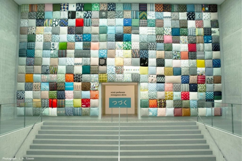 通傳5_日本兵庫縣立美術館《TSUZUKU》展覽一景，圖為主題之一〈雲〉【使用請註明-Photograph：L-.-A-.-TOMARI】