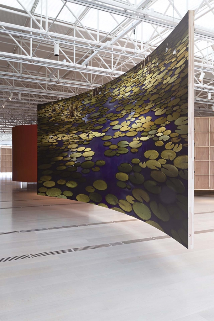 托馬斯．德曼個展「Mundo de Papel」（2021-2022）於西班牙Centro Botín藝術中心現場。