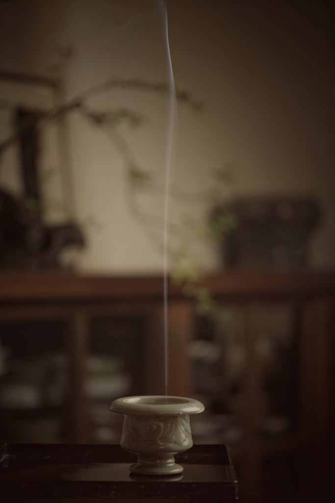 北宋 耀州窯〈青釉剔花牡丹紋行爐〉。攝影／蔡永和 。