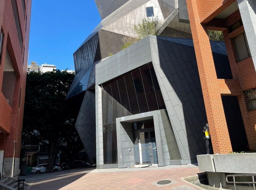 【師大美術館系列探討】理想與現實拔河，爭議話題不斷的師大美術館