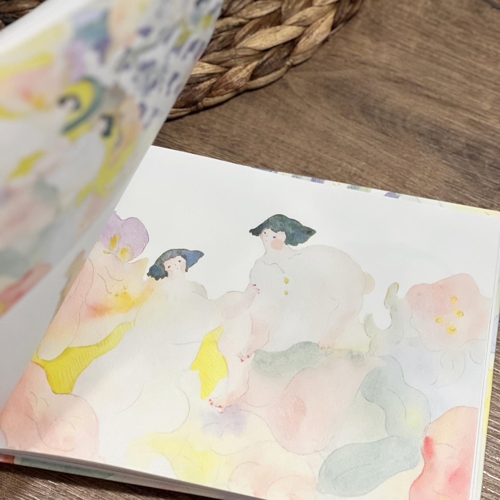 圖：因展覽而誕生的畫冊，也是dodolulu首次製作的書籍商品，集結本次展覽新作外，也收錄過往經典作品。2