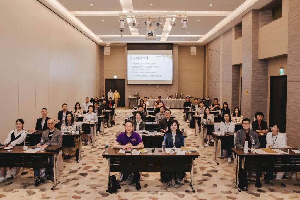 群狼並起、孤狼必死：畫廊二代喊接班，藝術產業新血成形