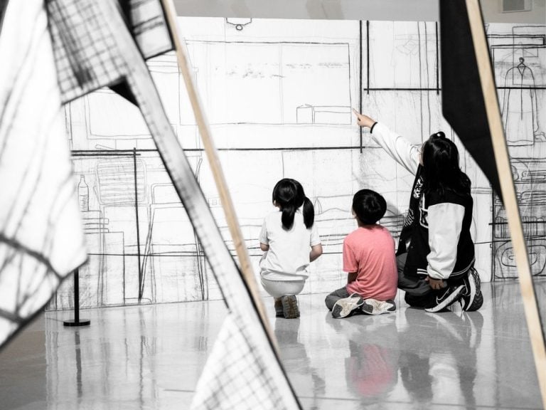 【小典藏│愛看展】桃美館「如果我是一面鏡子」邀集5組藝術家讓大家鏡裡鏡外找自己 ！