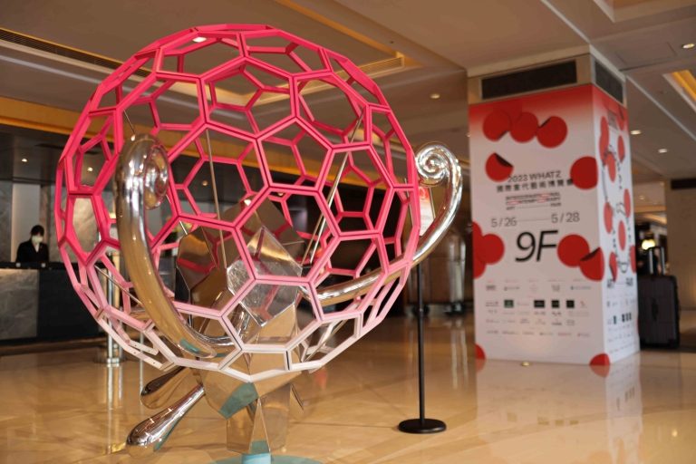 2023WHATZ國際當代藝術博覽會，疫後時代的紅點派對