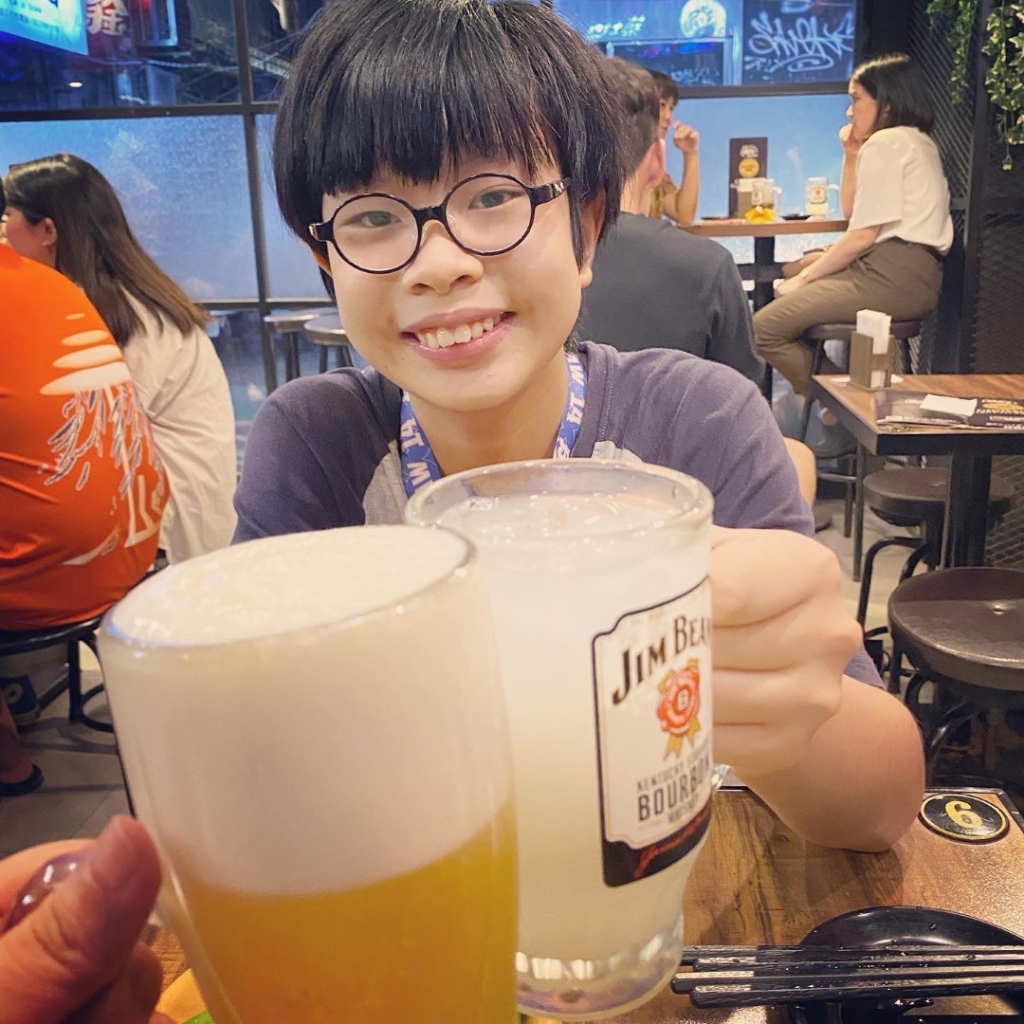 條通商圈街巷中有許多美食小店。