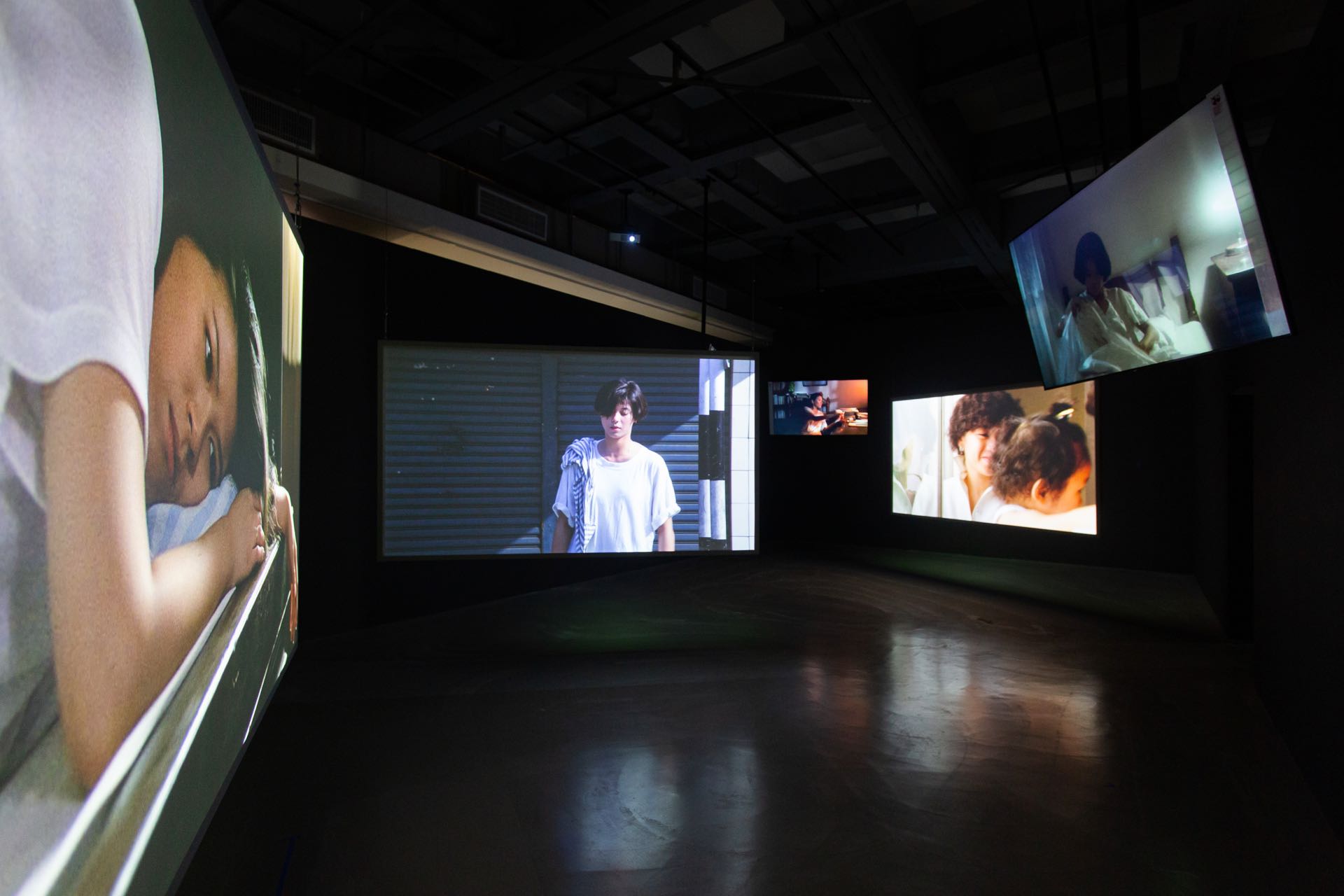 「一一重構：楊德昌」：「城市探索者」展區一景。臺北市立美術館提供。