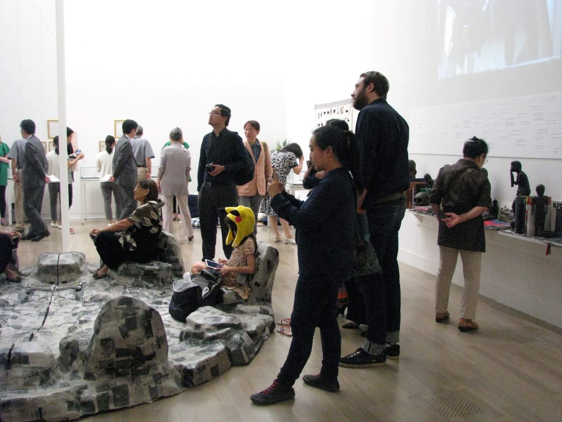 圖為2017年國立新美術館展覽開幕盛況，政府支持的重點國際展覽依舊在亞洲具有一定影響力。（攝影／高森信男）