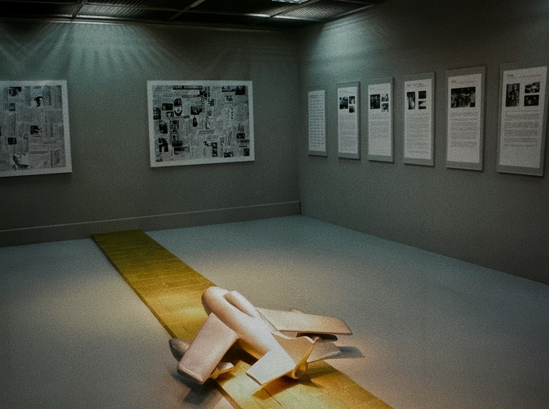 展覽「赤裸人」於台北當代藝術館展出一景。（本刊資料室）