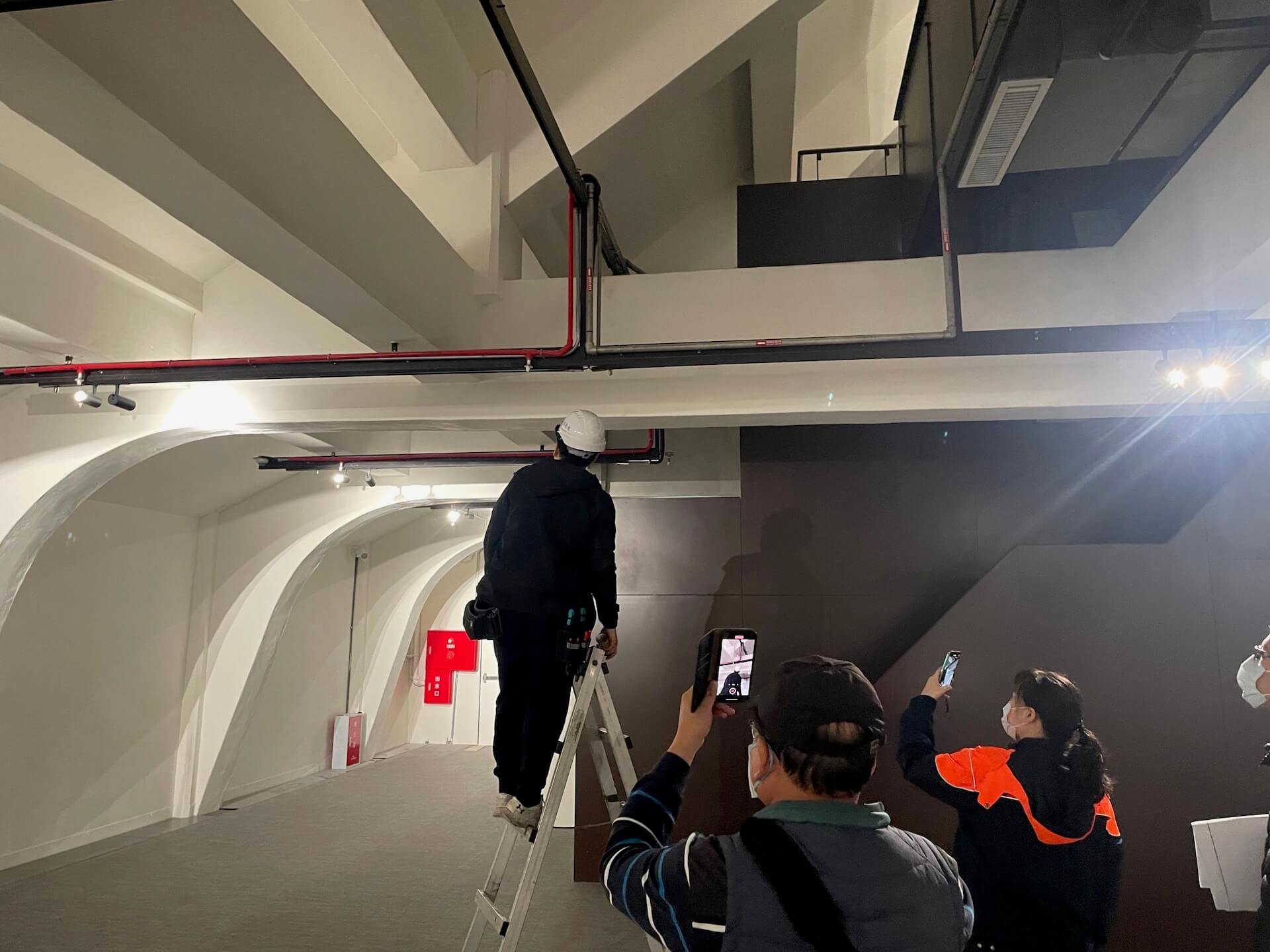 臺北市消防局於史博館內部進行消防安全竣工查驗。（本刊編輯室）