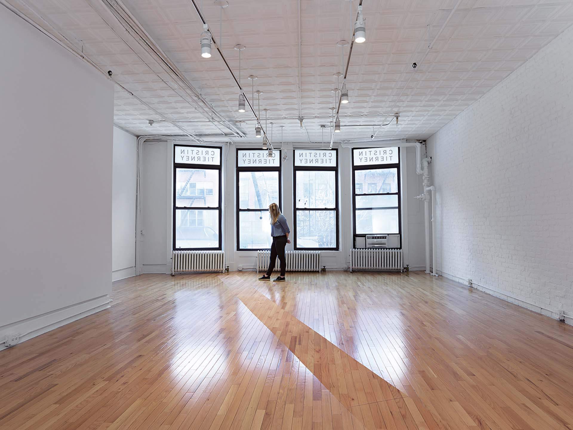 柏根的作品《Photopath》於克里斯汀．蒂爾尼畫廊（Cristin Tierney Gallery）展出一景。 （攝影／Elisabeth Bernstein，Courtesy the Artist and Cristin Tierne…