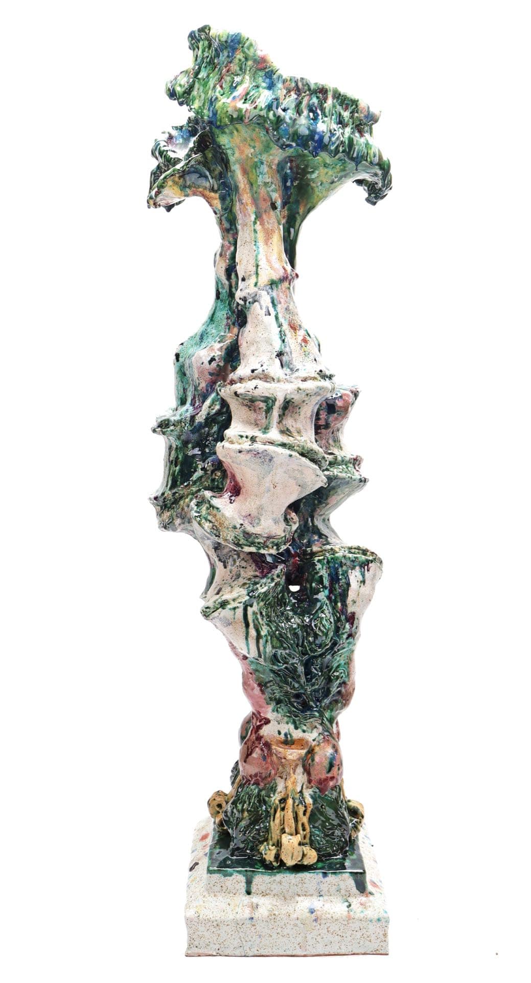 《The Green Flamed》，陶土、釉藥，45x40x135 cm，盤土條製作、燒成溫度1080度。（攝影／蔡佳宏）