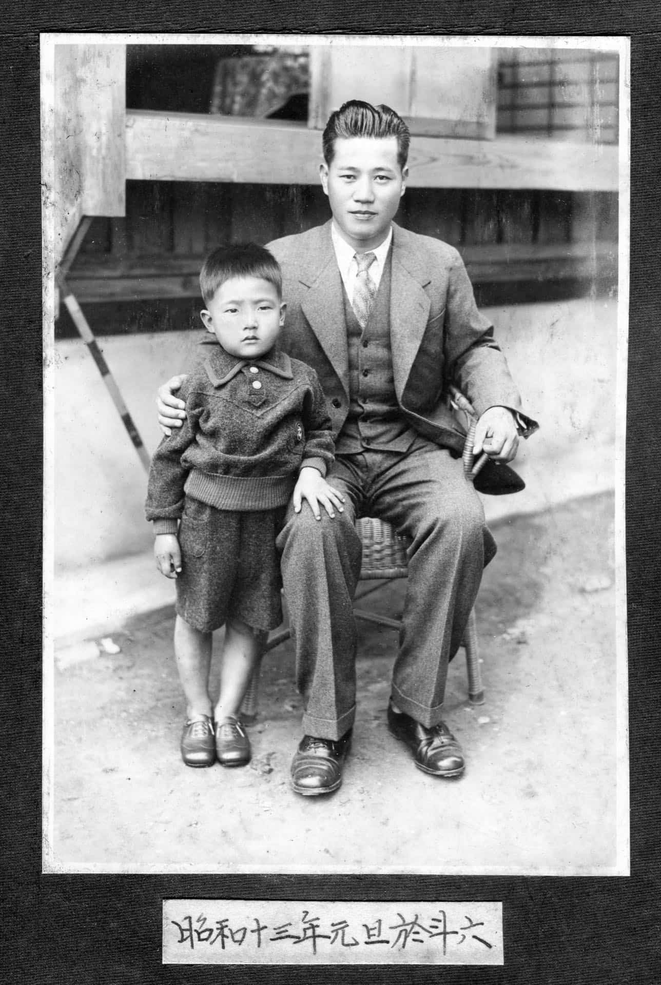 圖為《尋找湯德章》劇照,家族相片湯聰模與湯德章,攝於1938元旦,希望影視提供