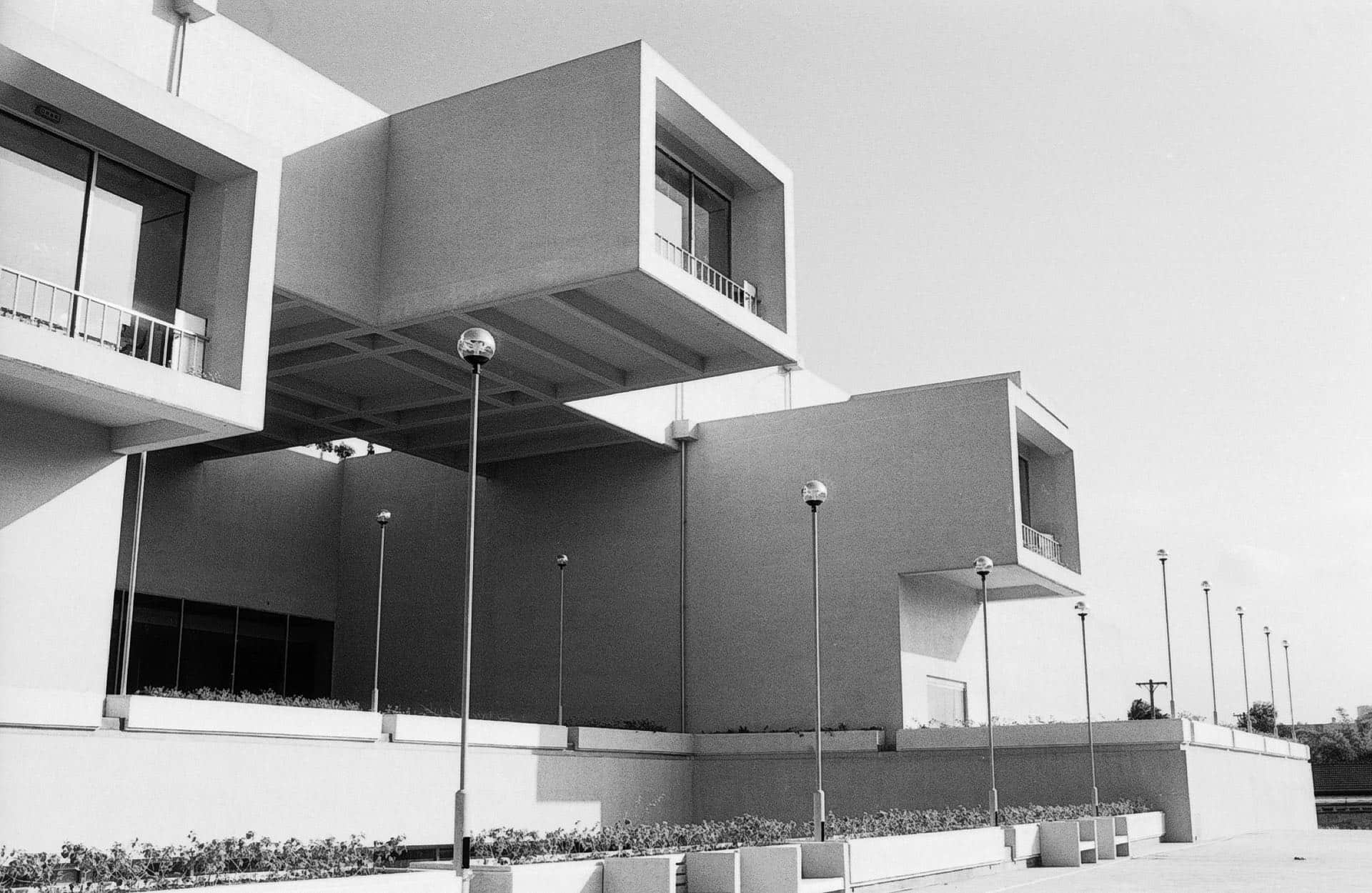 &nbsp;臺北市立美術館（1983），高而潘設計。圖片©臺北市立美術館，約1983。