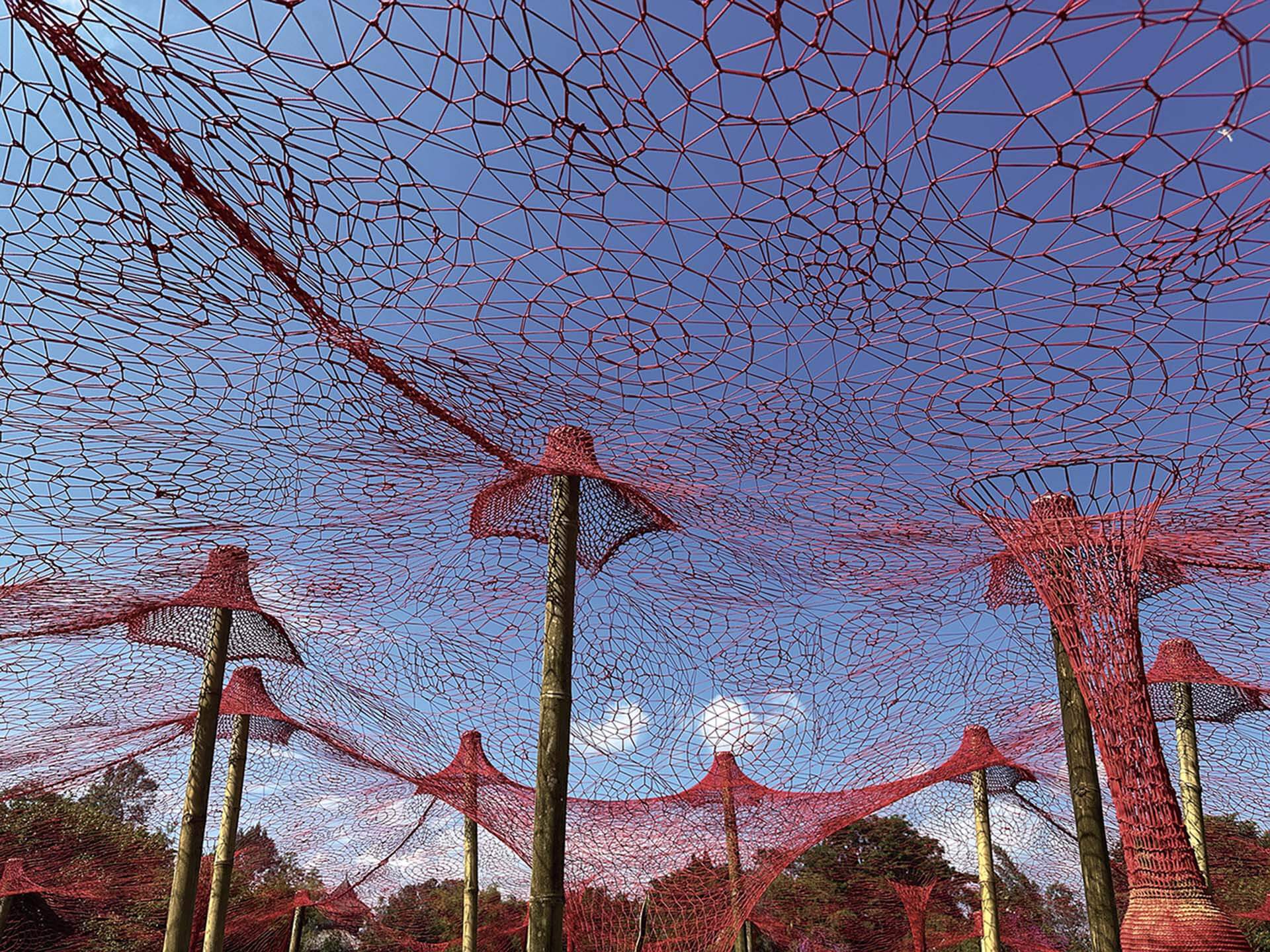 巴西藝術家埃內斯托．內托（Ernesto Neto）的作品《ChantDance》一景。（攝影／謝宇婷）