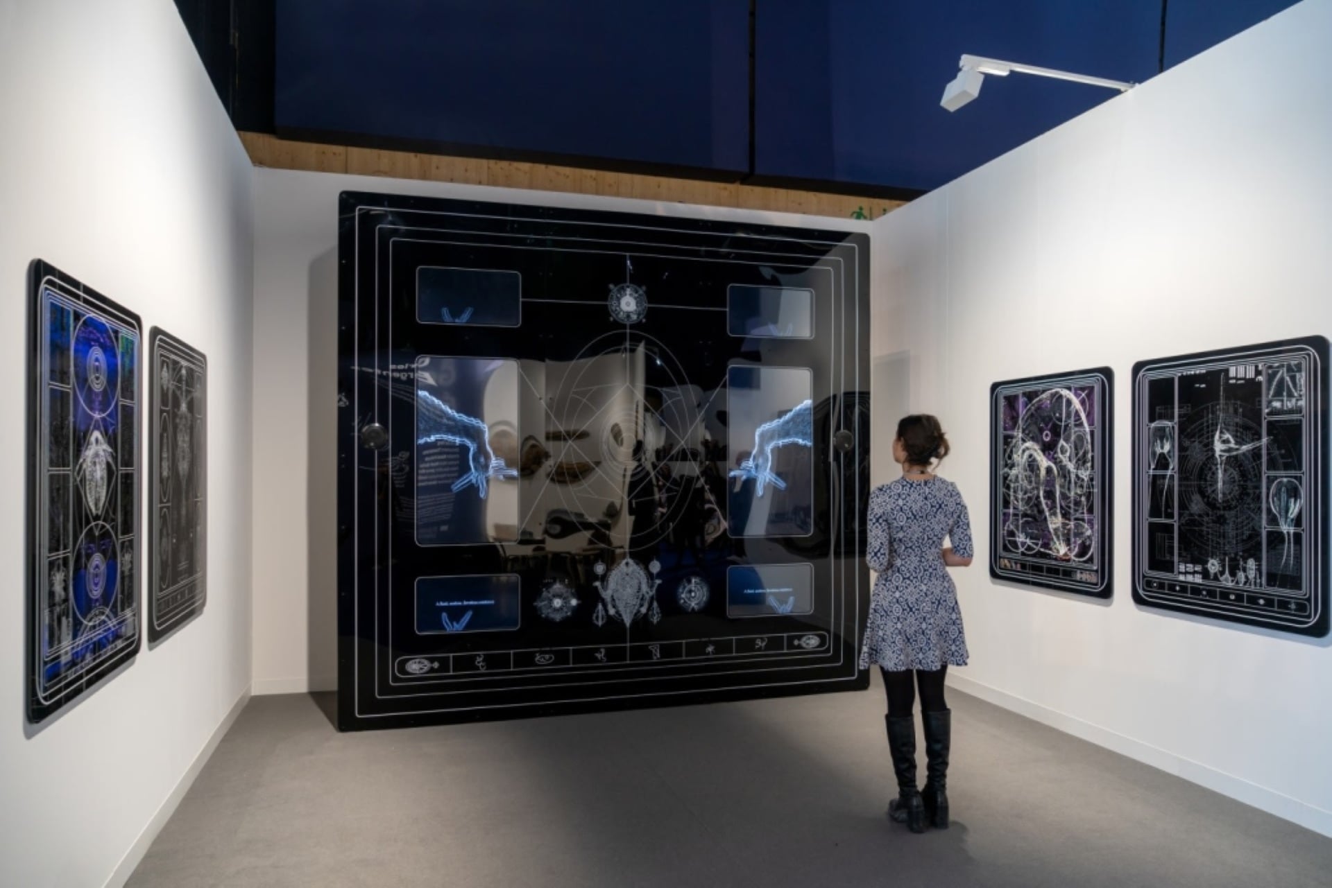 2023年「藝+巴黎:由巴塞爾藝術展呈獻」現場一景。(© Art Basel)