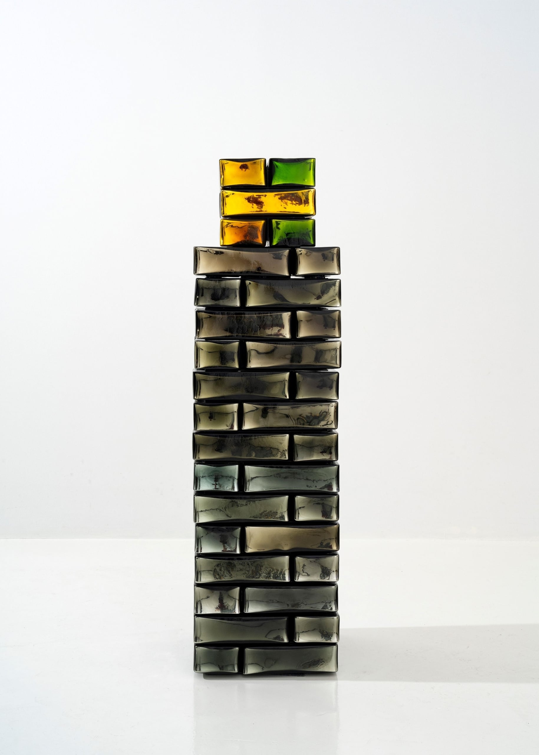 本屆「思想串流論壇」（Ideas Forum）主題為「以收藏作為文化」（Collecting as Culture）。Perrotin 貝浩登 Jean-Michel OTHONIEL, “Wonder Block”, 2023, Ambe…