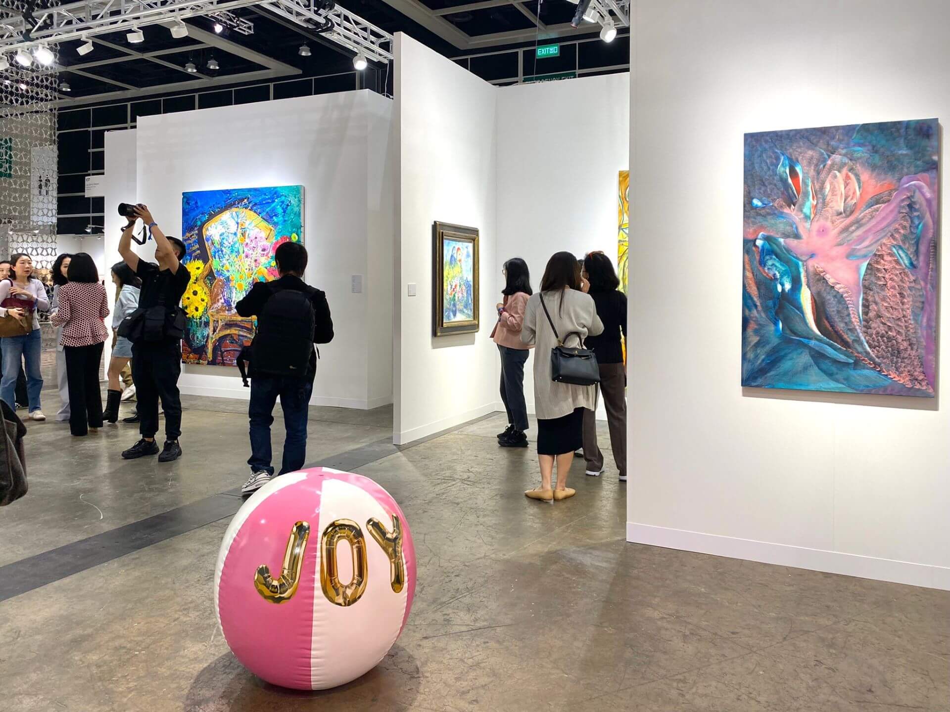 厲蔚閣展位一隅。（本刊資料室）