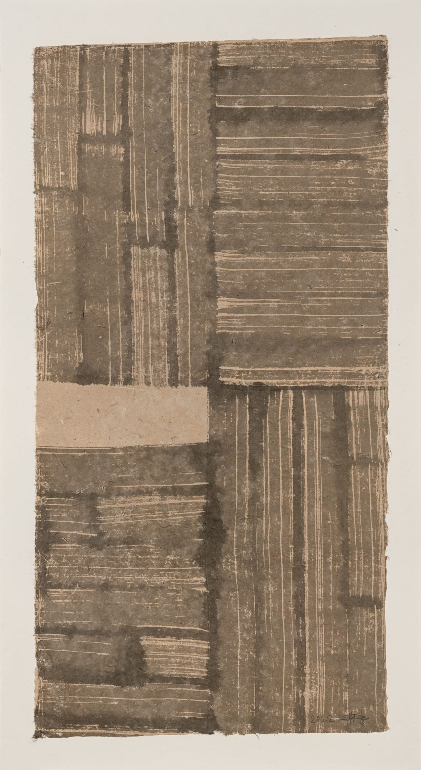 王懷慶，《2022-相遇 3》，水墨、手工桑麻紙，138×71 cm，2022。（耿畫廊提供）