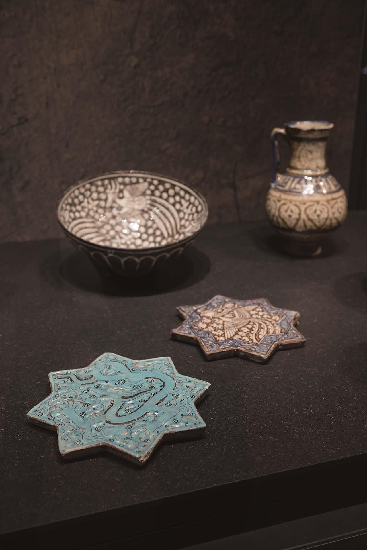 展場「伊兒汗國時期的陶瓷」單元。（法國南特歷史博物館提供）