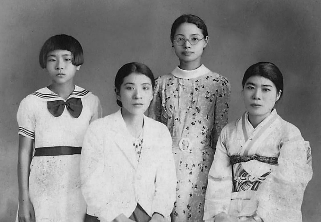 1938 年在台灣任教的坂口䙥子（右二）（來源：小笠原淳「坂口䙥子の台湾蕃地小説とその系譜」），陳飛豪提供