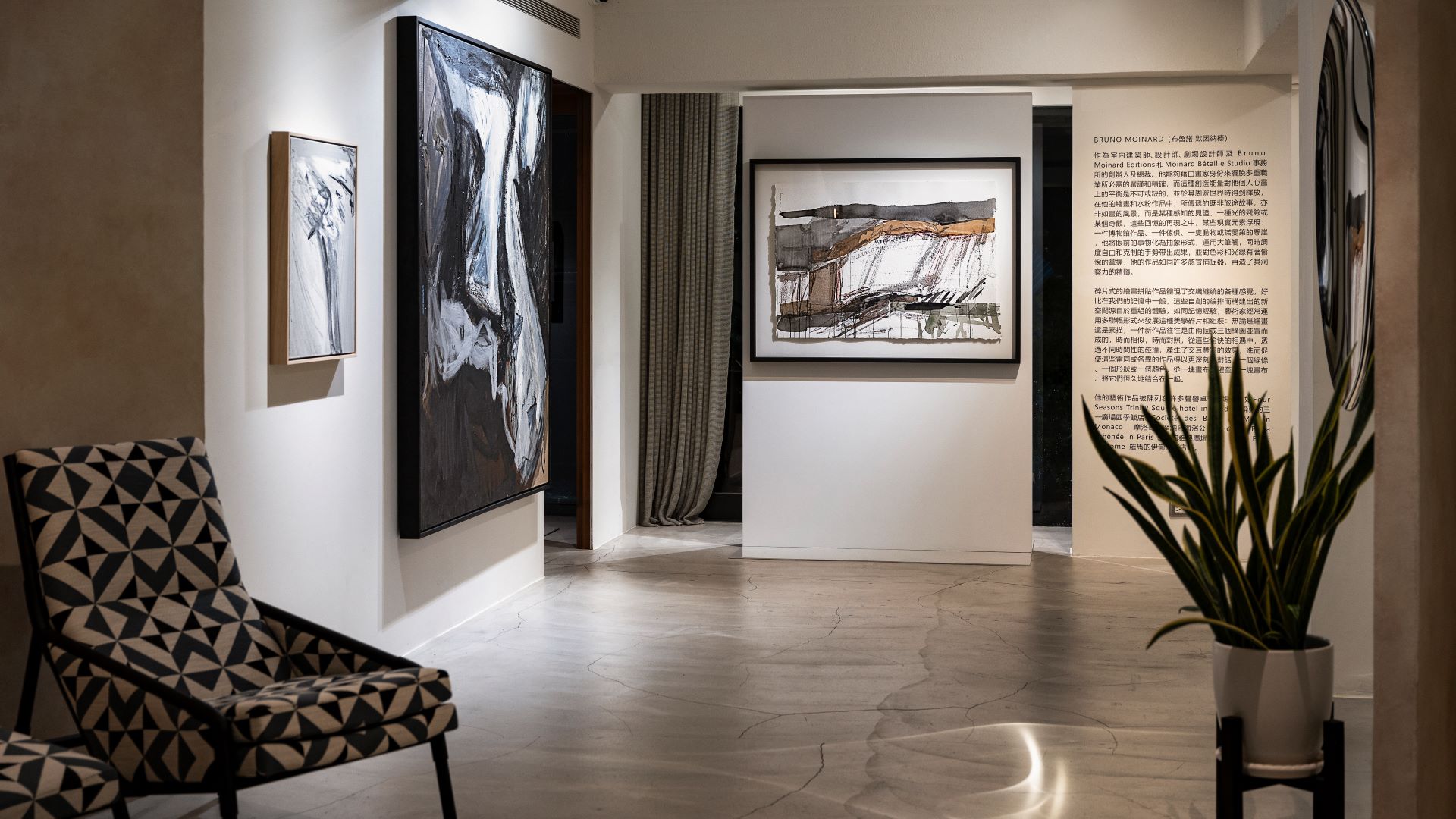 布魯諾．默因納德（Bruno Moinard）於白卡藝廊（Carte Blanche Galerie）舉辦個展「永恆」（Éternité），展覽一景。（攝影／Meanwhile Studio）