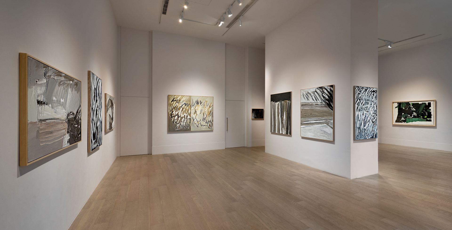 布魯諾．默因納德於路易莎咖啡象山藝文中心（Louisa Art Center）舉辦的個展「交響樂」（Symphonie）。（攝影／Meanwhile Studio）