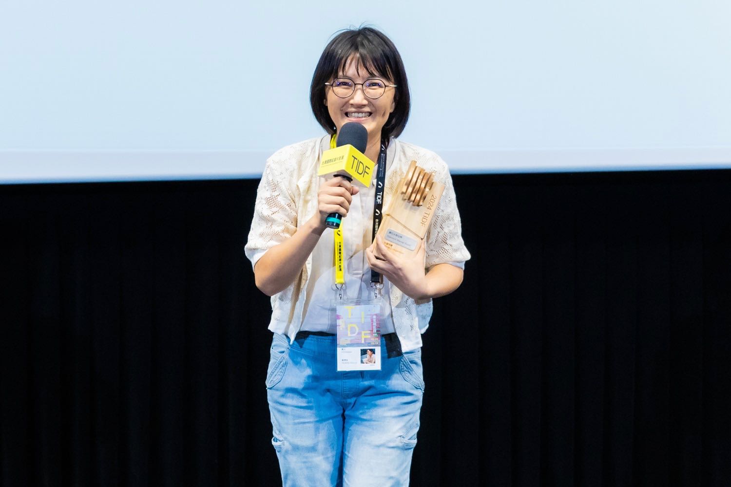 《鑽石水族世界》獲台灣競賽評審團獎，圖為導演黃琇怡（TIDF提供）