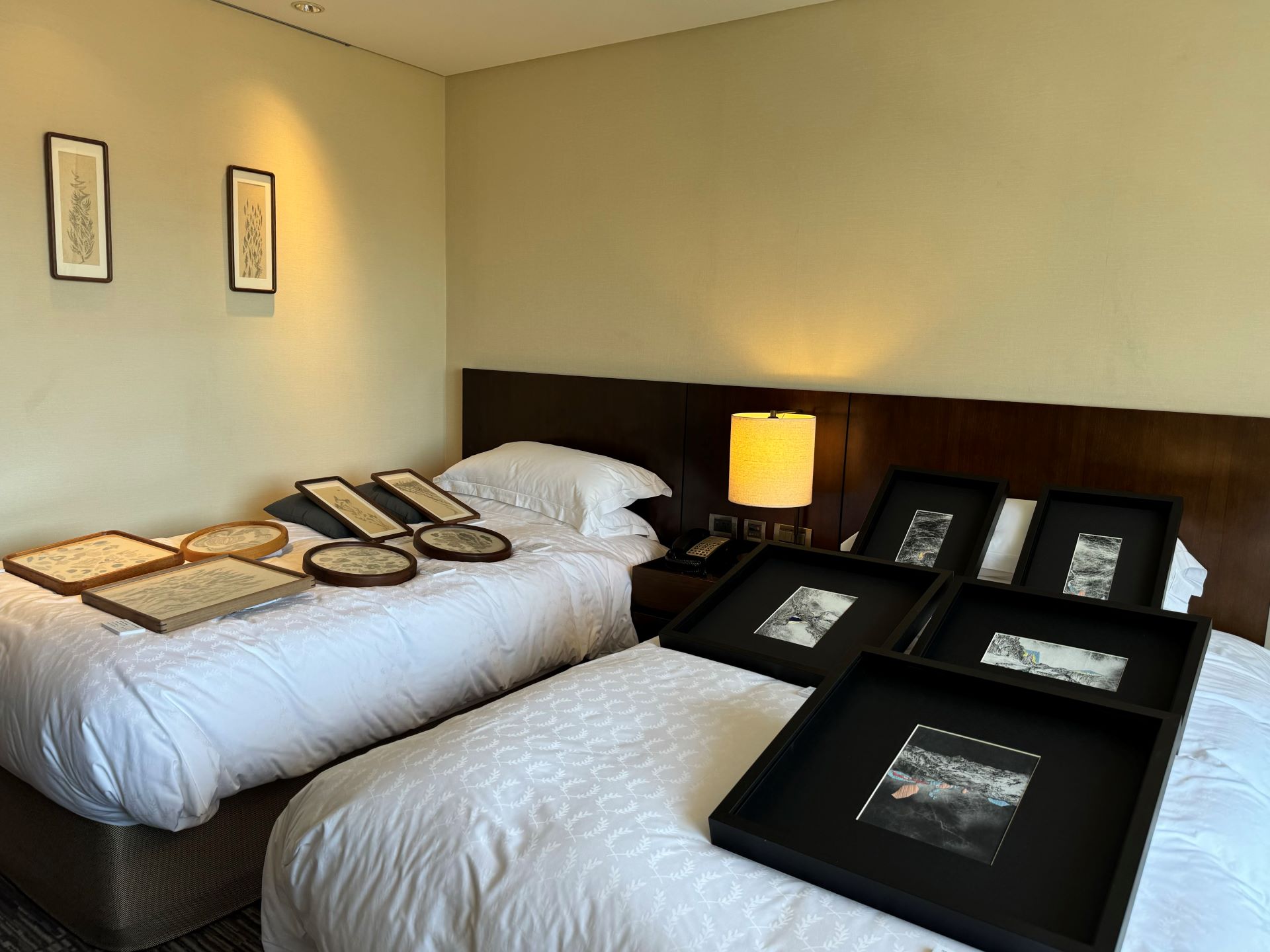 超新星－張芷蓁、高安柏於WHATZ藝博展位ROOM 964一景。（本刊資料室）