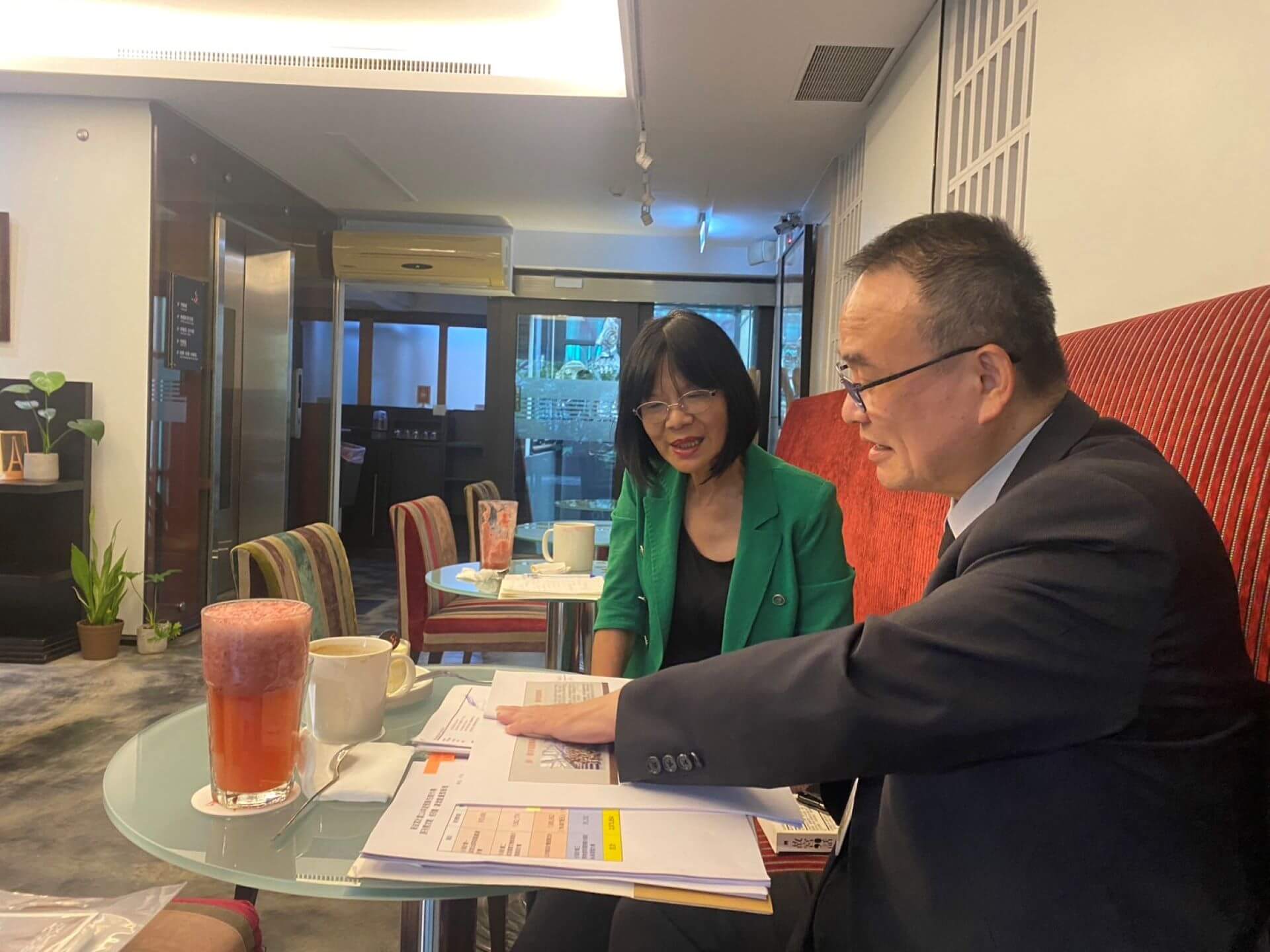國立故宮博物院院長蕭宗煌，接受典藏雜誌社社長簡秀枝的專訪。（本刊資料庫）
