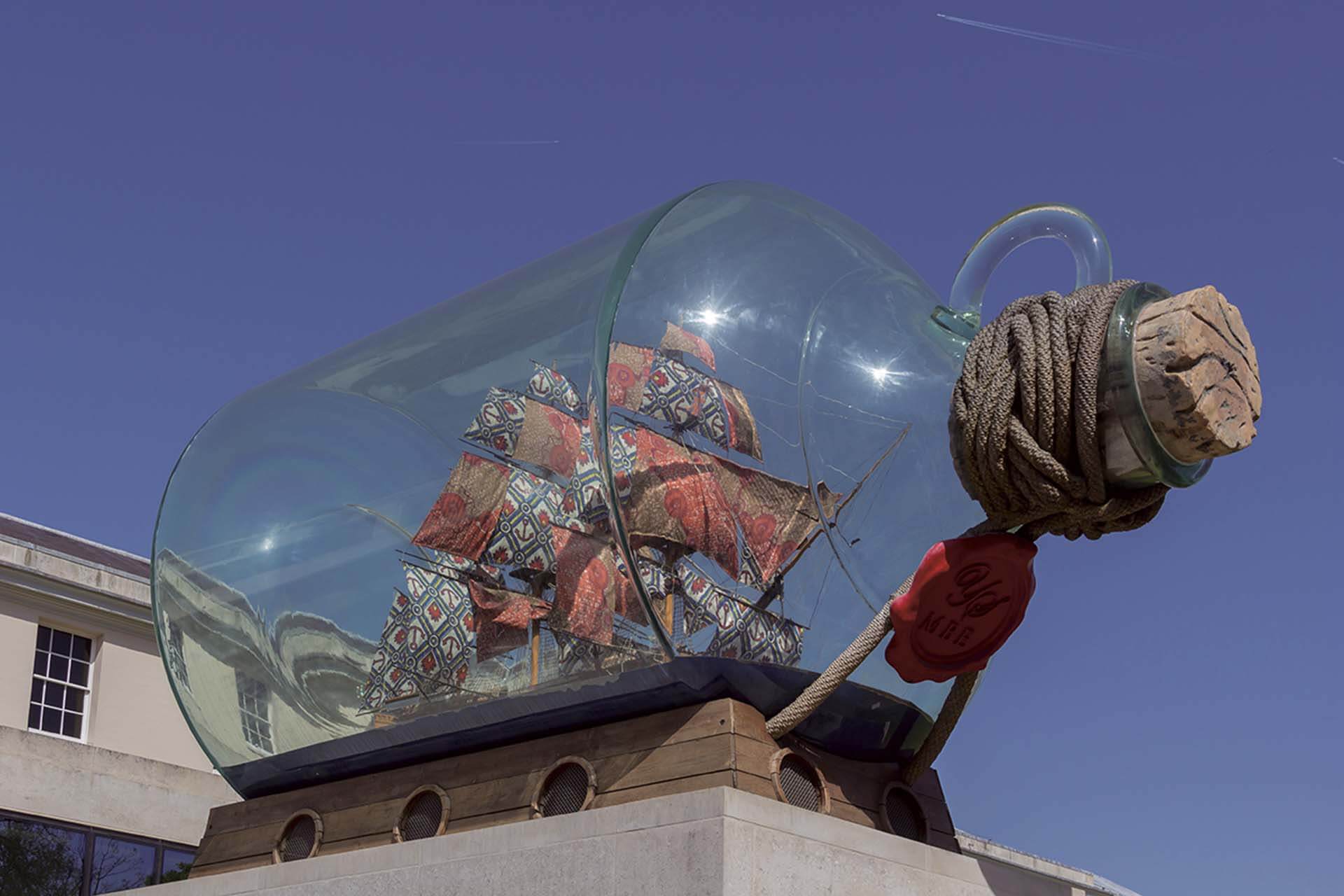 《納爾遜將軍的瓶中船》（Nelson’s Ship in a Bottle）於2012年由倫敦特拉法加廣場搬遷至格林威治國家海事博物館外永久展出。（攝影／Mike Peel）