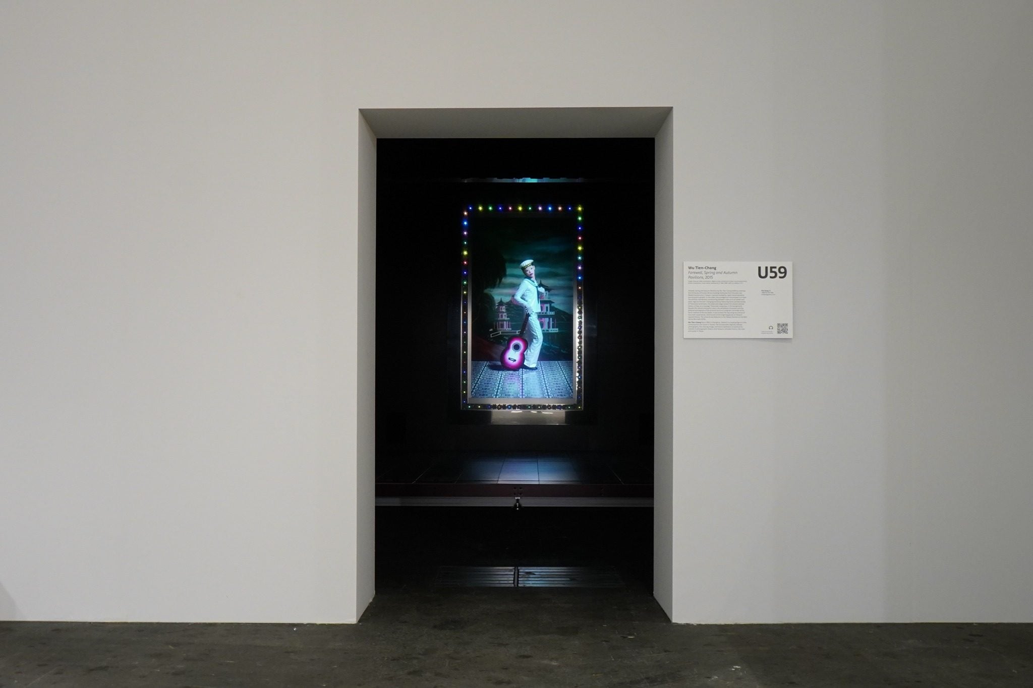 吳天章在「意象無限（Unlimited）」展區帶來經典作品《再見春秋閣》。（耿畫廊提供）