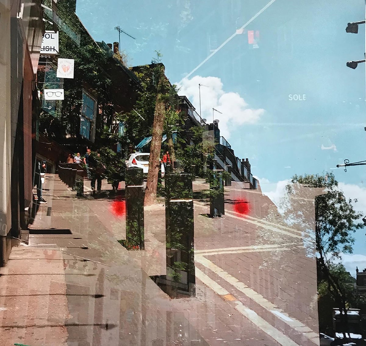 在近期的攝影作品中,李若安聚焦於探討情感和視覺 的深層次聯繫,《The Present Moment》⼀作透過雙重曝光捕捉當下的⽣活藝術,引領觀眾感受此刻存在的 美麗。(攝影/李若安,李若安提供)