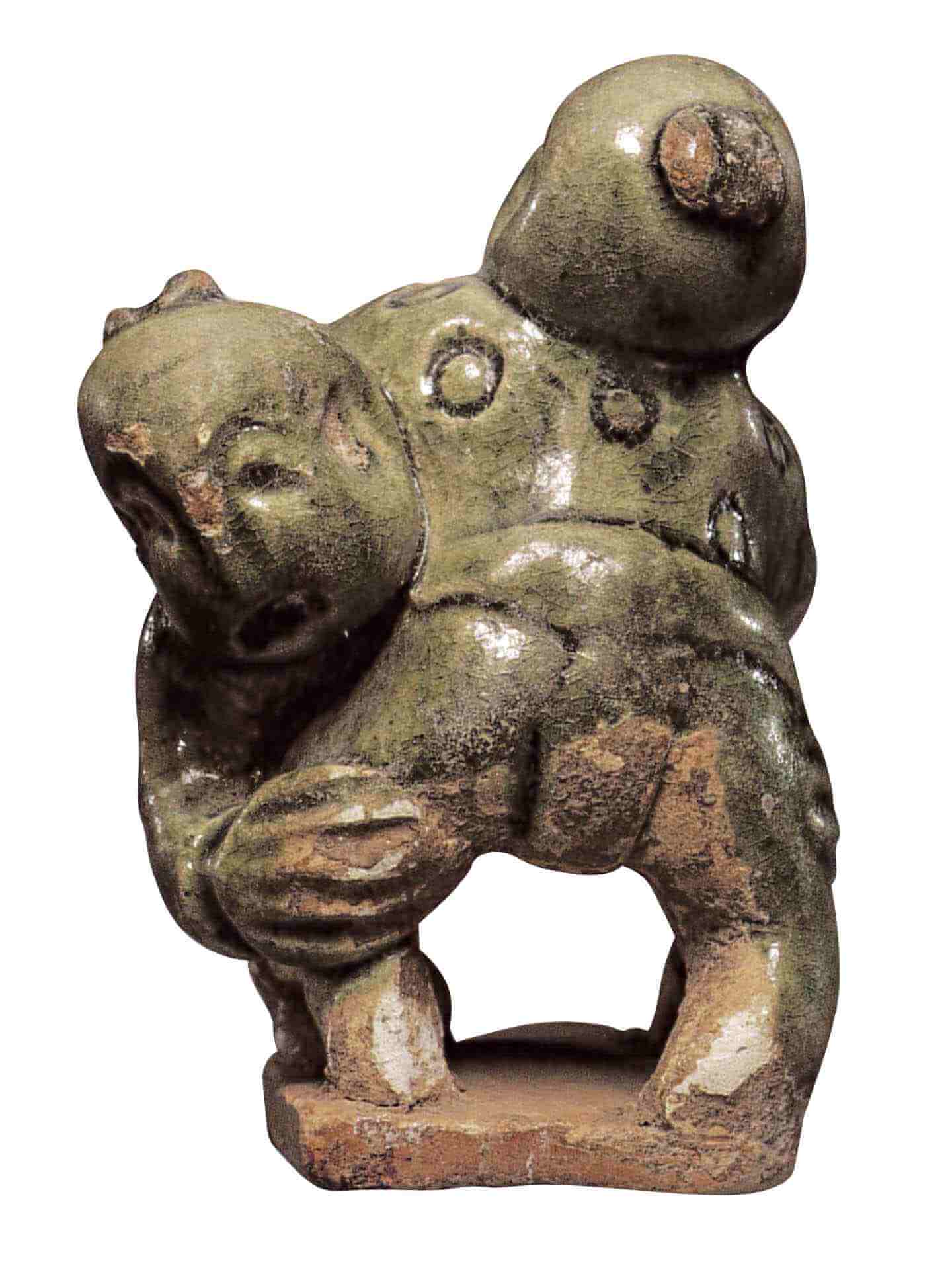 宋〈綠釉相撲俑〉，高6公分，河南博物院藏。圖引自開封市博物館編著《風雅宋：宋代文物展》，北京：文物出版社，2022，頁147。