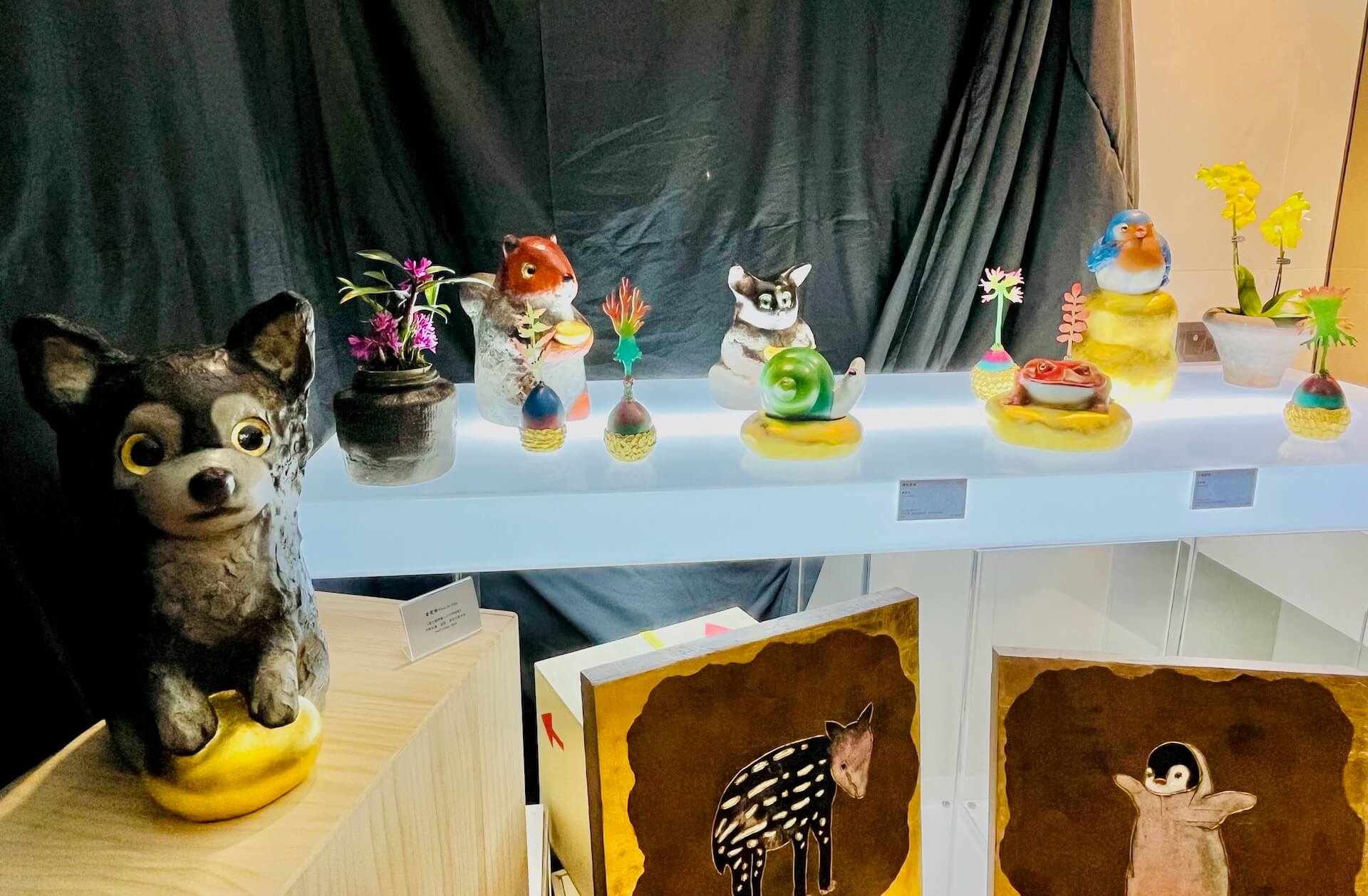 月臨畫廊展出夏愛華「夜之動物園」系列作品。（攝影／蔡昕縈）