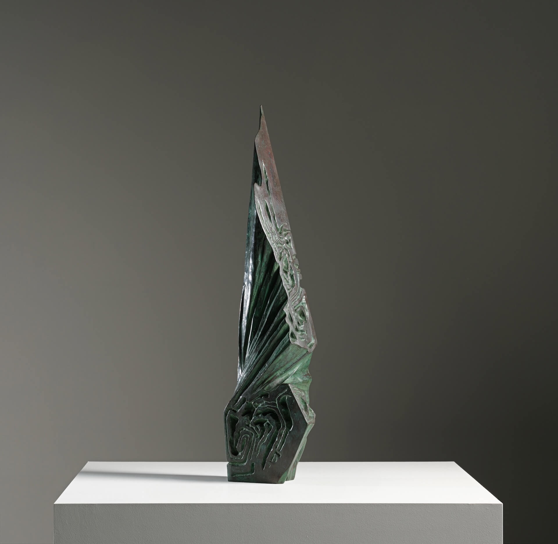 楊英風，《夢之塔》，1969，銅雕，28×15×91cm。（亞洲藝術中心提供）