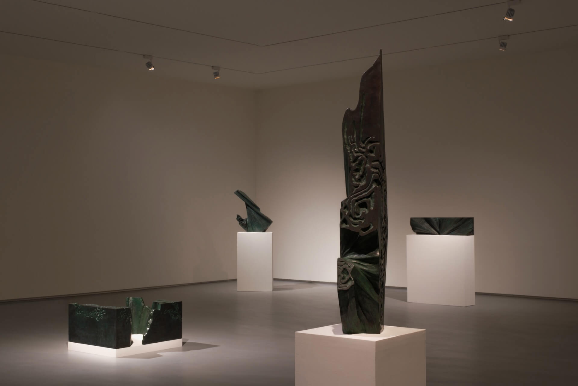 「楊英風－山魂」展場一隅。（亞洲藝術中心提供）