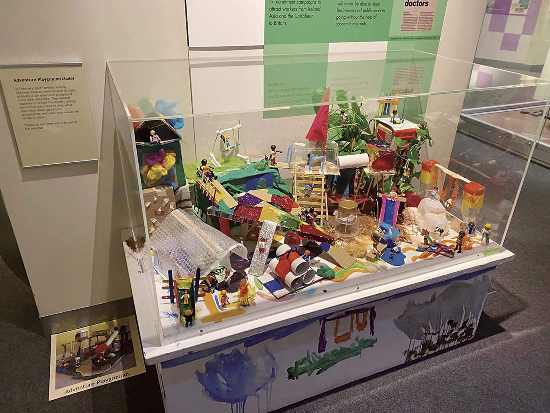 Hackney Museum冒險遊戲場展覽，以模型方式讓成人與兒童討論如何讓遊戲場更好玩。（攝影／王惇蕙）